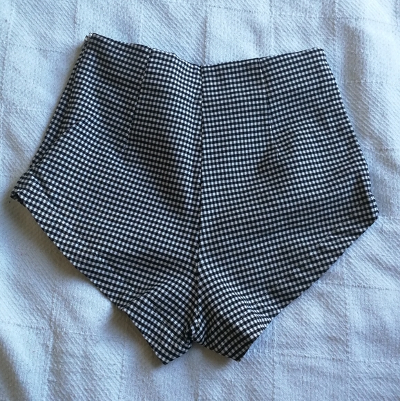 UO Gingham High-Waisted Pinup Short - Picture 5 of 6